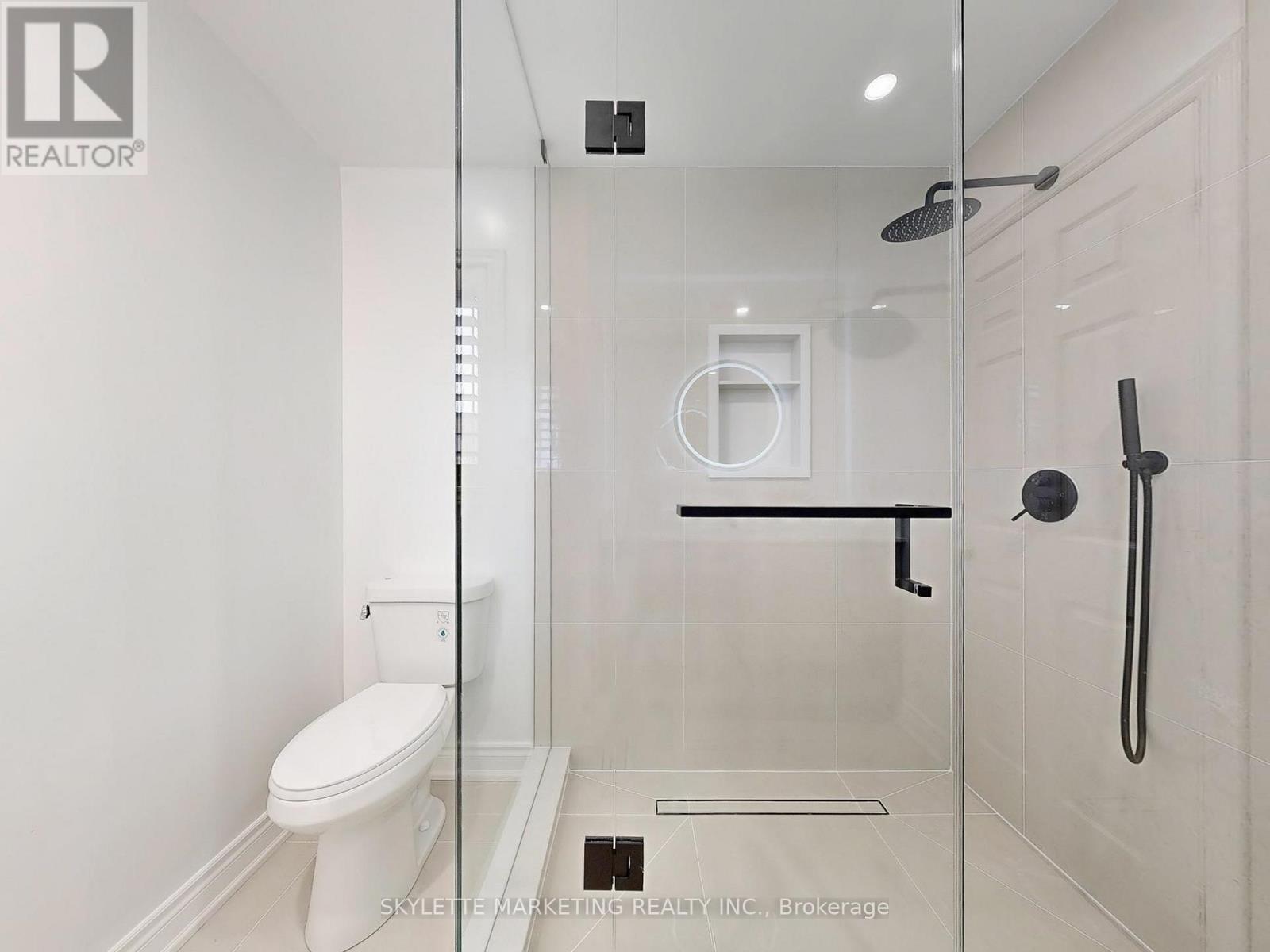 28 Garland Crescent S, Richmond Hill, Ontario  L4S 1X1 - Photo 14 - N12492904