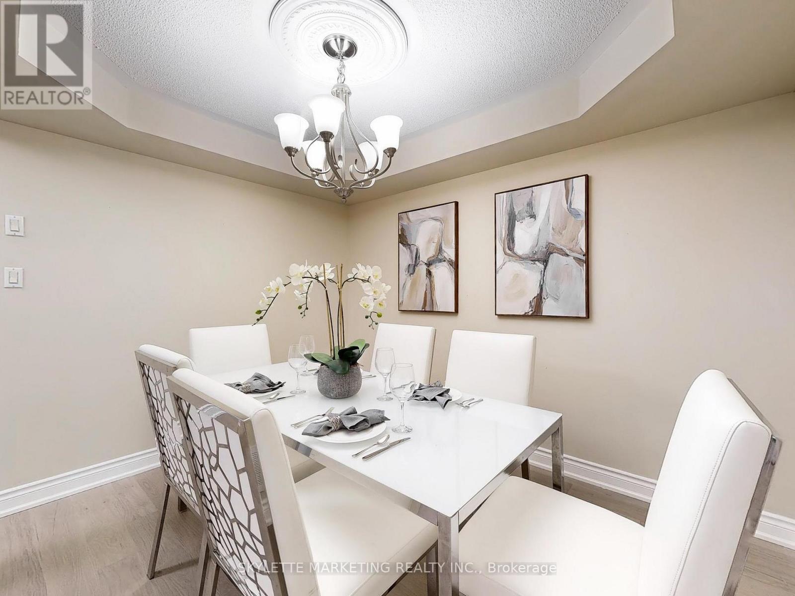 28 Garland Crescent S, Richmond Hill, Ontario  L4S 1X1 - Photo 4 - N12492904