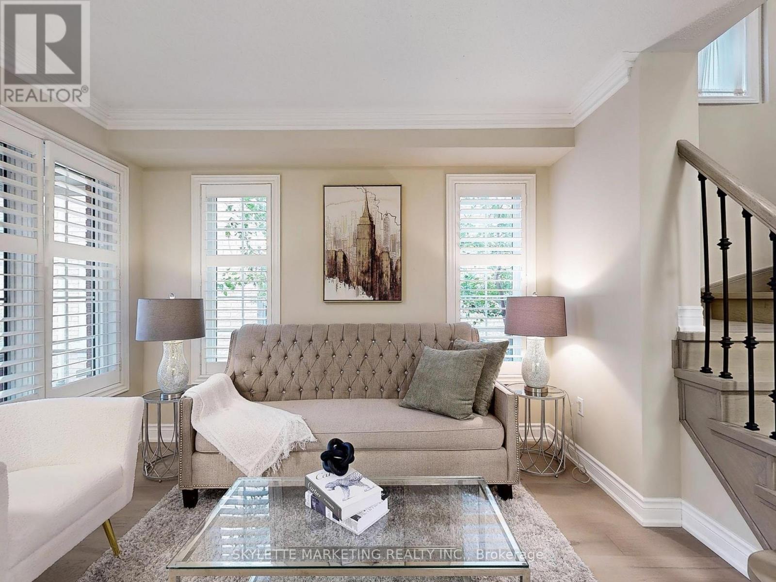 28 Garland Crescent S, Richmond Hill, Ontario  L4S 1X1 - Photo 3 - N12492904