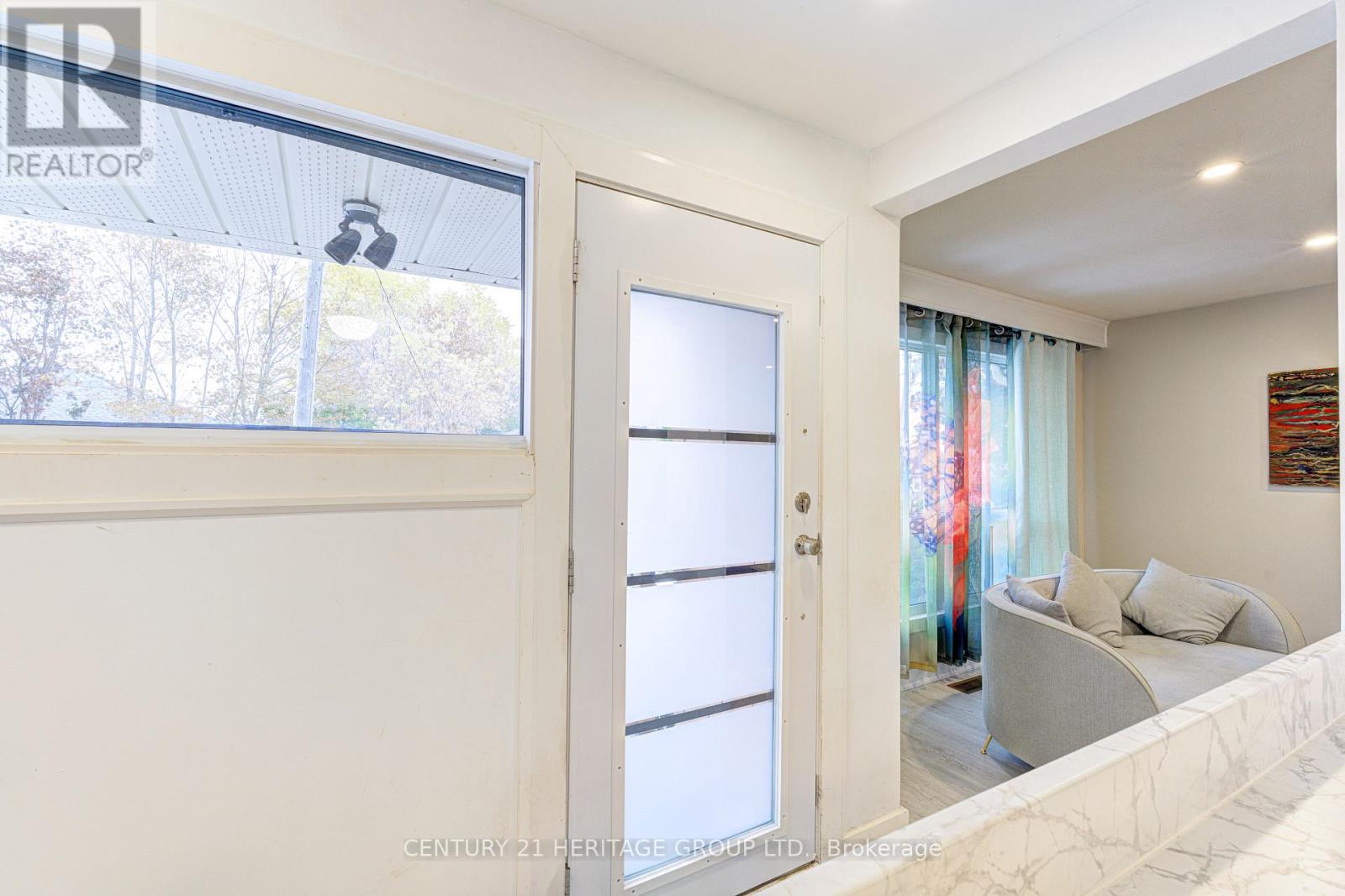 82 Harrison Drive, Newmarket (Bristol-London), Ontario  L3Y 4P4 - Photo 17 - N12495592