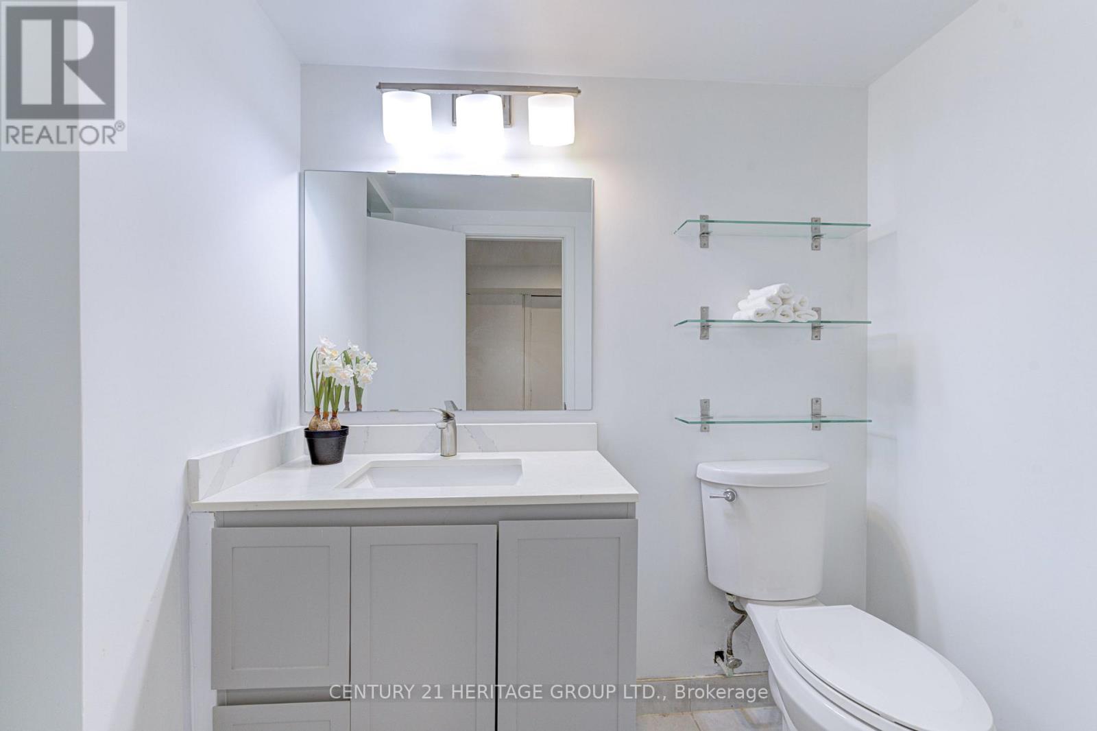 82 Harrison Drive, Newmarket (Bristol-London), Ontario  L3Y 4P4 - Photo 36 - N12495592