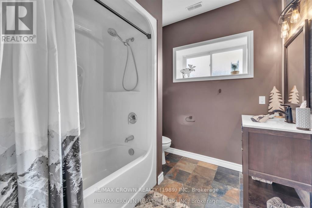 28 Maple Ridge Road, Nipissing, Ontario  P0H 1W0 - Photo 34 - X12495684