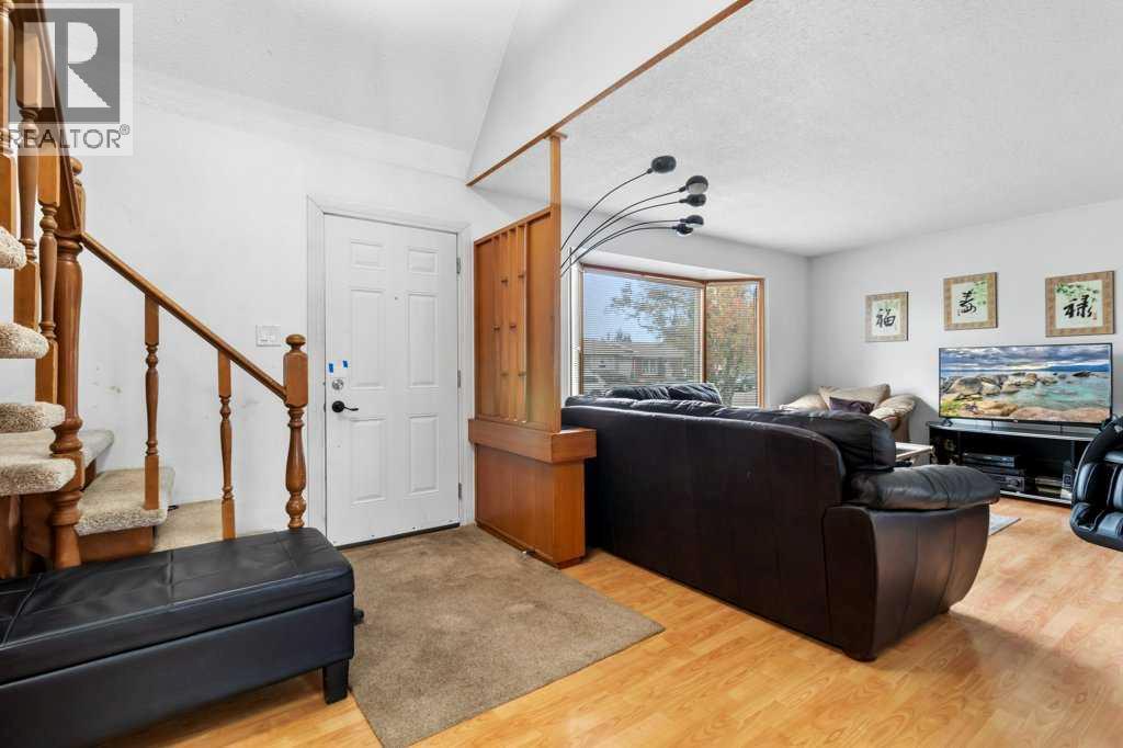 9 Ockley Close, Red Deer, Alberta  T4N 5A9 - Photo 5 - A2264376