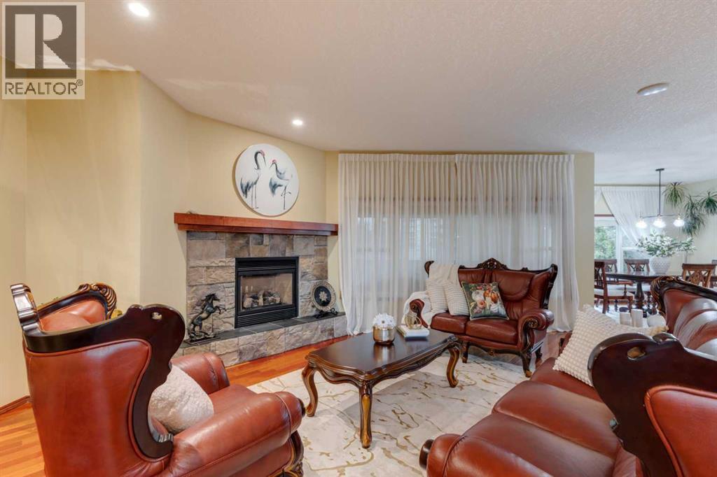 142 Discovery Ridge Boulevard Sw, Calgary, Alberta  T3H 4Y2 - Photo 3 - A2258267