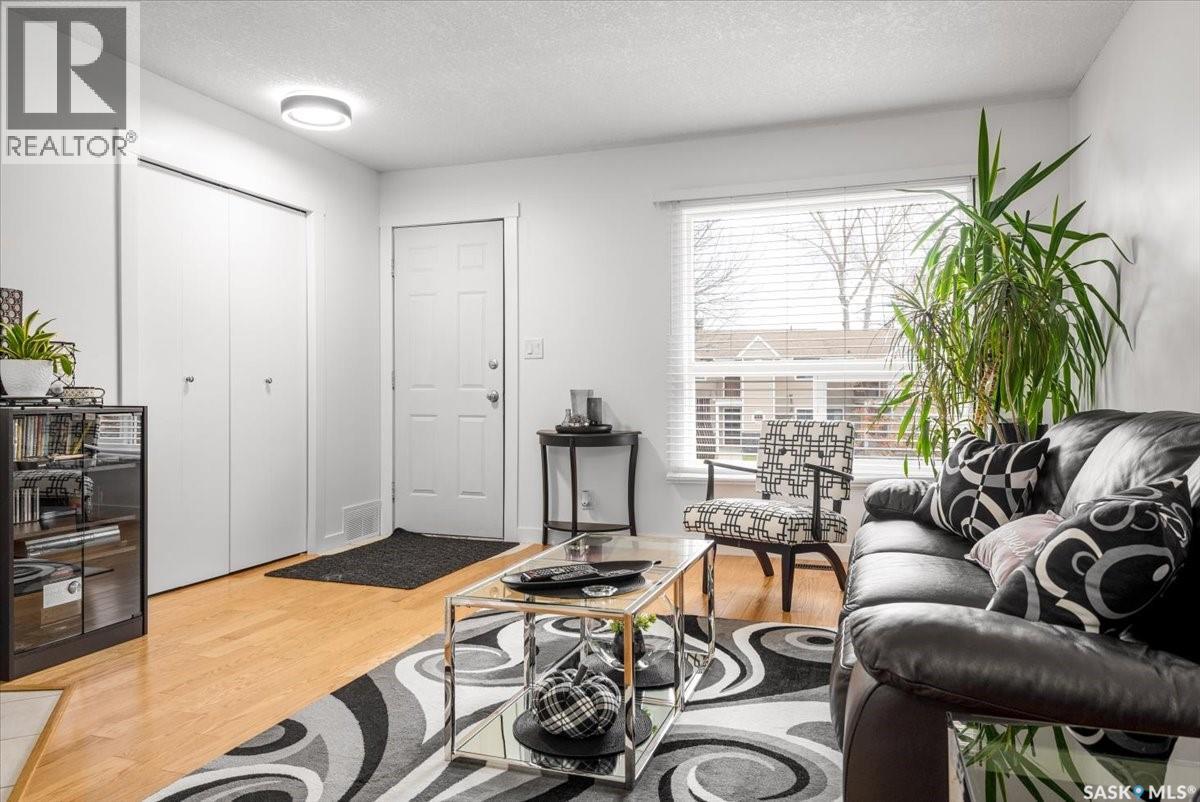 112 Cedar Meadow Drive, Regina, Saskatchewan  S4X 3J6 - Photo 3 - SK022114