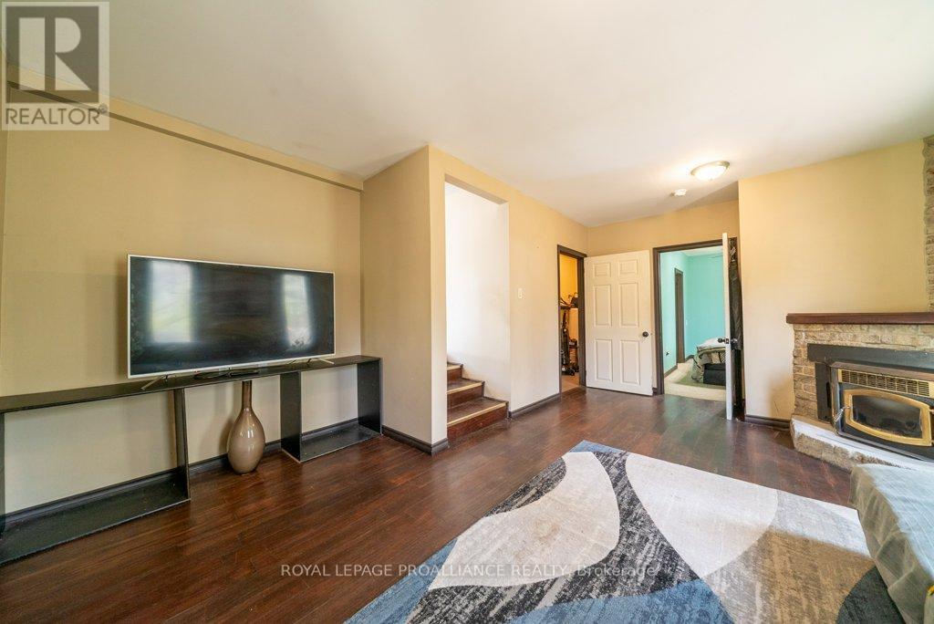 1058 Jacques Bay Road, Addington Highlands, Ontario  K0H 1K0 - Photo 15 - X12155339