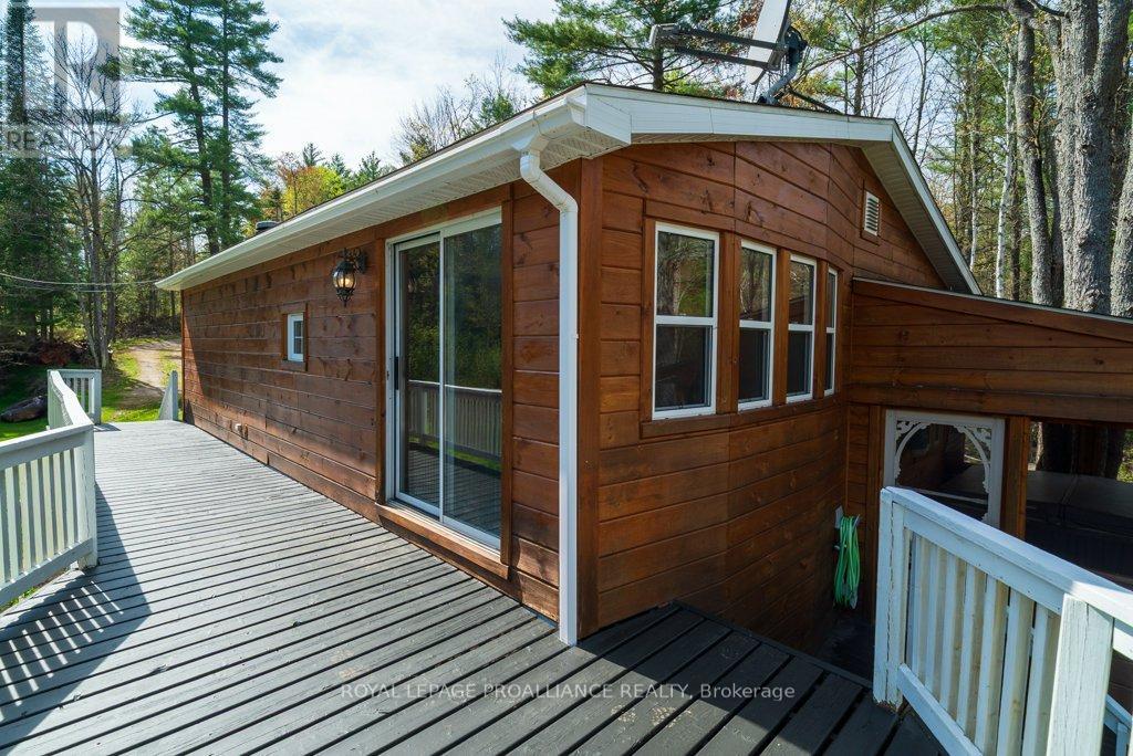 1058 Jacques Bay Road, Addington Highlands, Ontario  K0H 1K0 - Photo 10 - X12155339