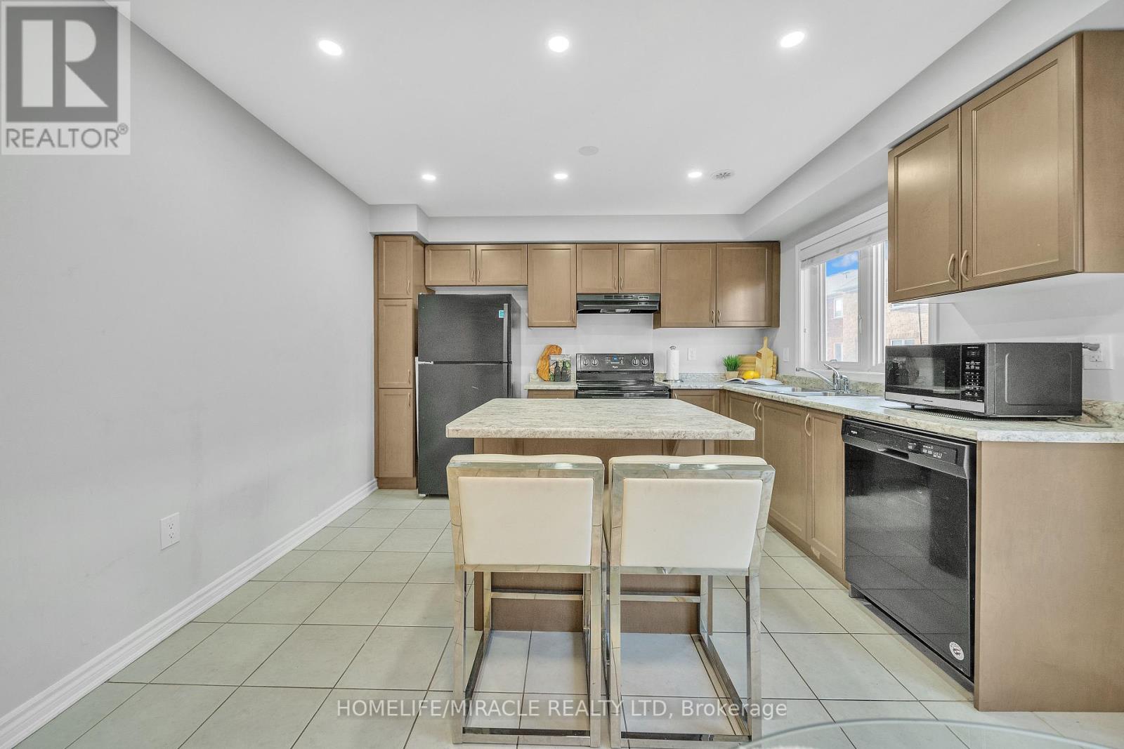 43 Baycliffe Crescent, Brampton (Northwest Brampton), Ontario  L1P 1W8 - Photo 12 - W12375949