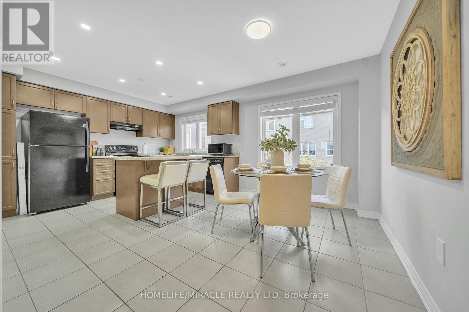 43 Baycliffe Crescent, Brampton (Northwest Brampton), Ontario  L1P 1W8 - Photo 7 - W12375949