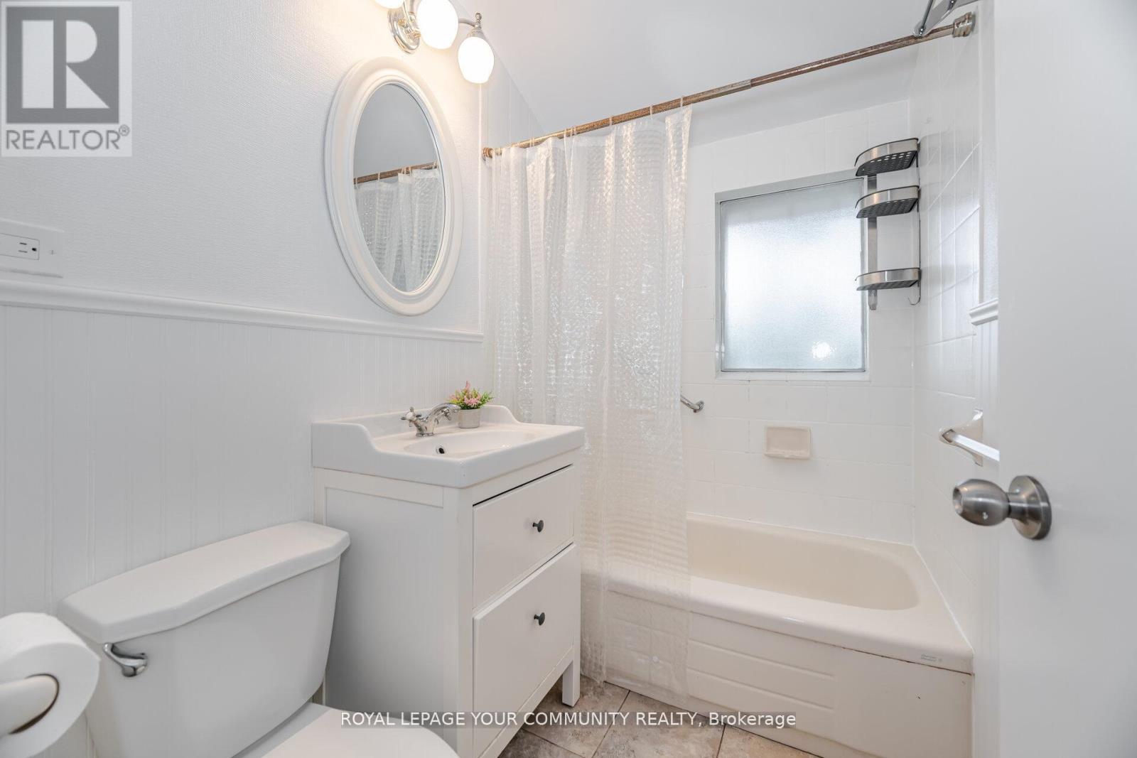 1286 Kipling Avenue, Toronto (Princess-Rosethorn), Ontario  M9B 3N5 - Photo 14 - W12466662