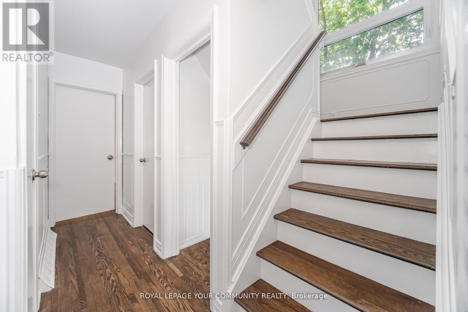 1286 Kipling Avenue, Toronto (Princess-Rosethorn), Ontario  M9B 3N5 - Photo 11 - W12466662