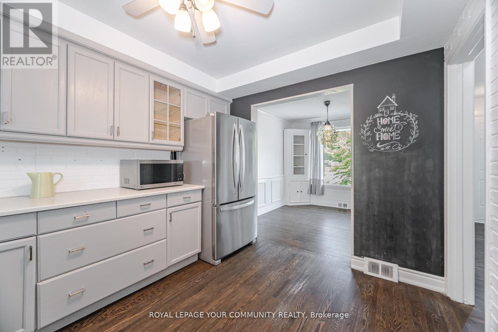 1286 Kipling Avenue, Toronto (Princess-Rosethorn), Ontario  M9B 3N5 - Photo 7 - W12466662