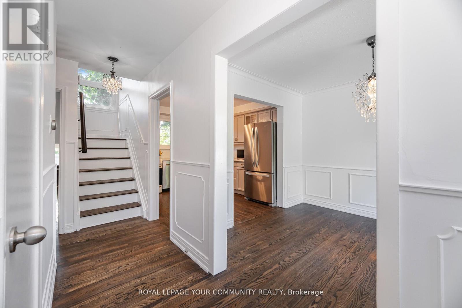 1286 Kipling Avenue, Toronto (Princess-Rosethorn), Ontario  M9B 3N5 - Photo 5 - W12466662