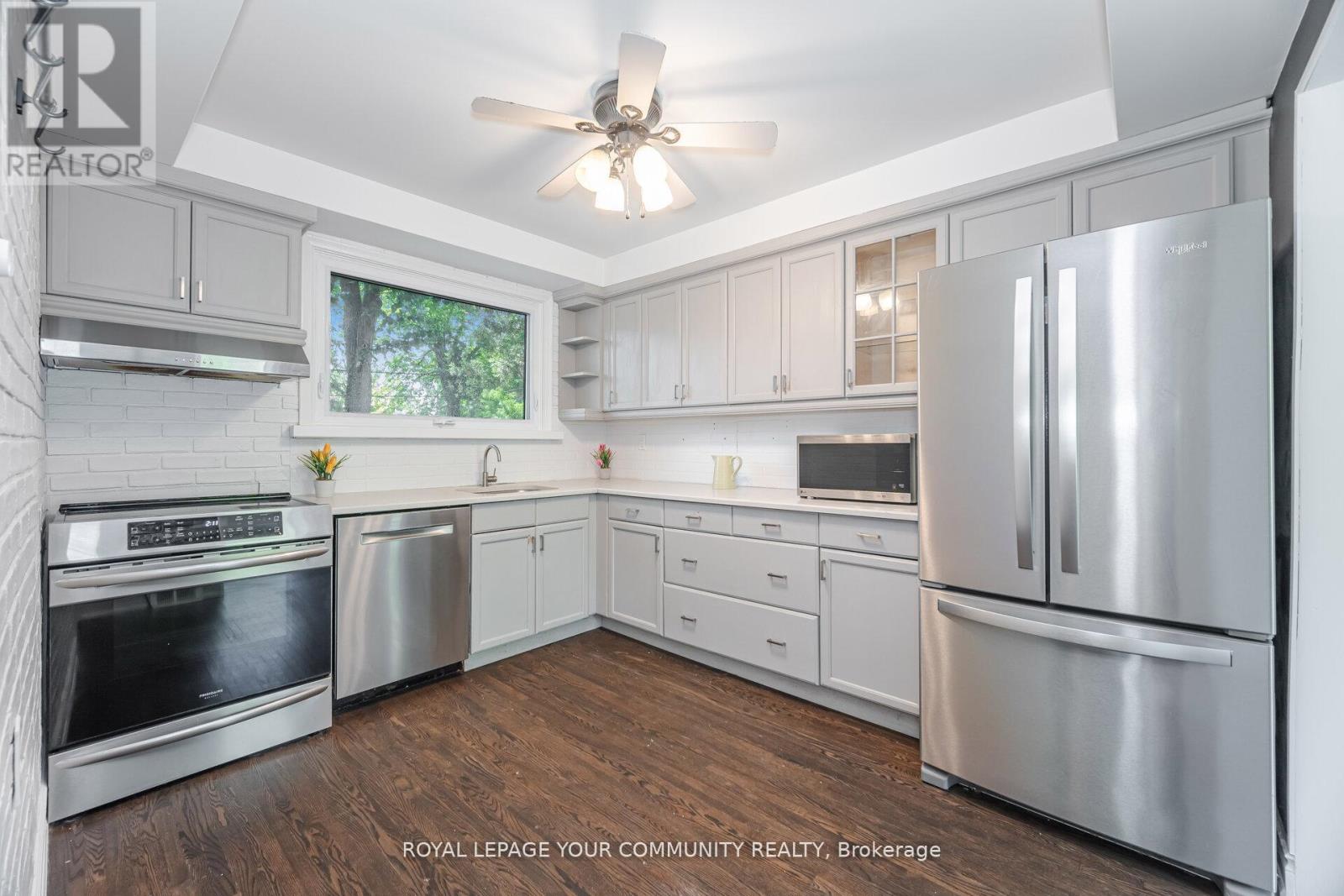 1286 Kipling Avenue, Toronto (Princess-Rosethorn), Ontario  M9B 3N5 - Photo 8 - W12466662