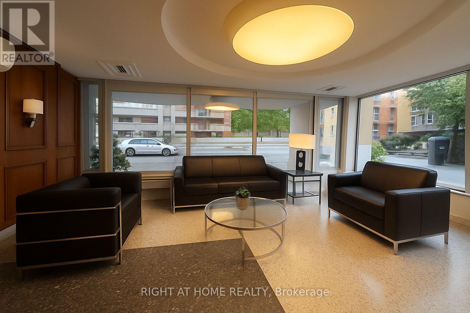 177 St. George Street, Toronto, Ontario  M5R 2M5 - Photo 2 - C12495686