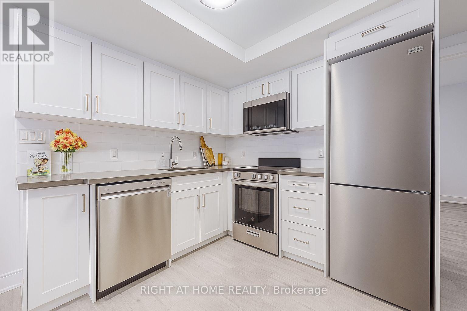 177 St. George Street, Toronto, Ontario  M5R 2M5 - Photo 3 - C12495686