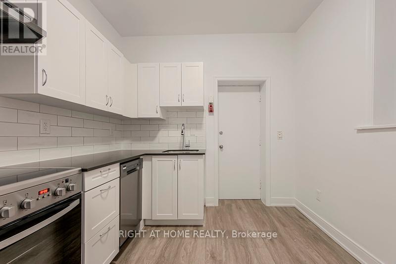 D - 723 Bloor Street W, Toronto, Ontario  M6G 1L5 - Photo 3 - C12495692