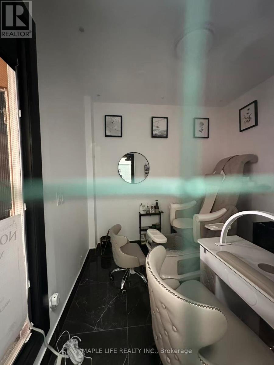 #109 - 901 Yonge Street, Toronto (Rosedale-Moore Park), Ontario  M4W 2H2 - Photo 3 - C12495702