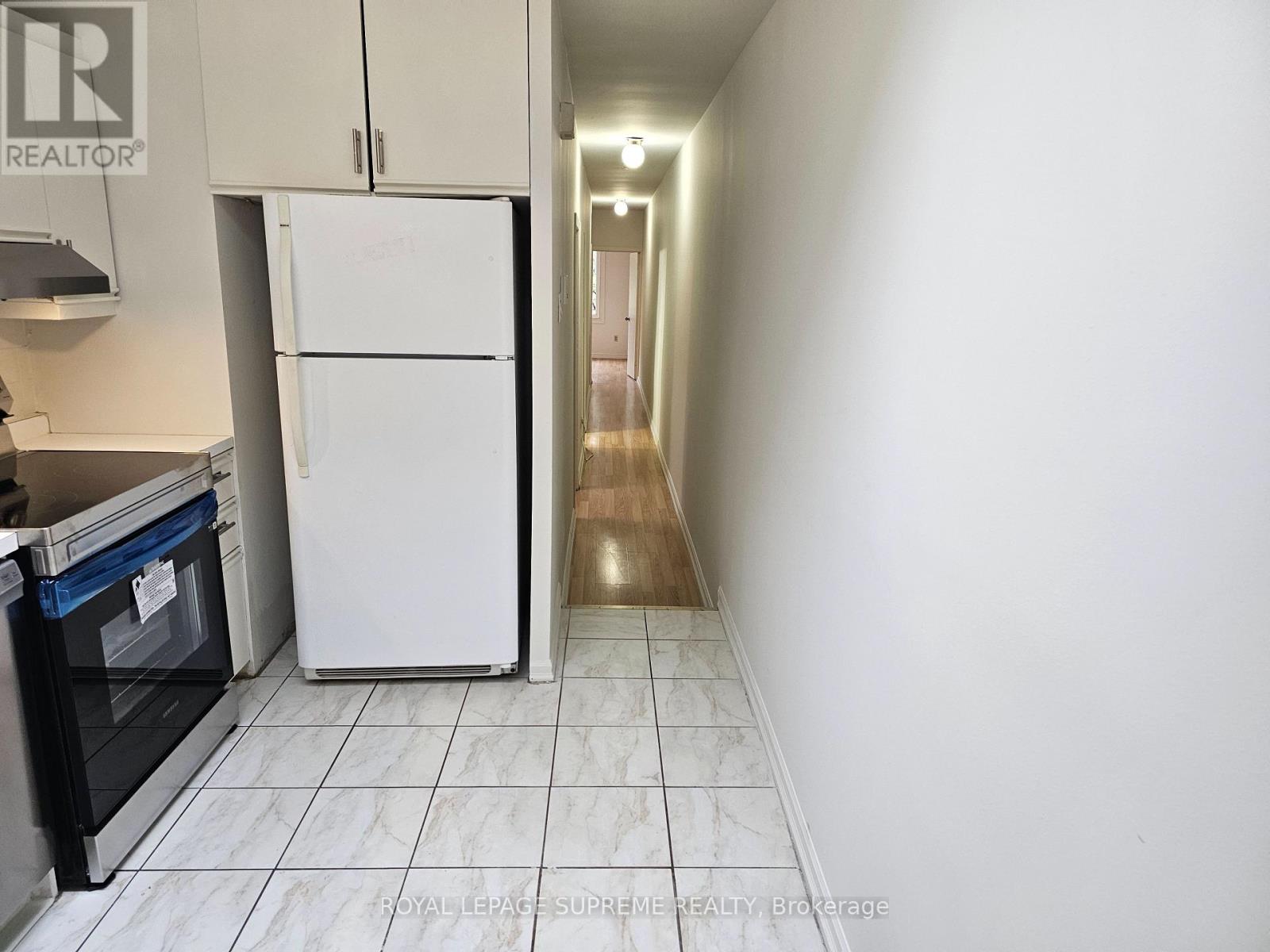 Upper - 806 College Street, Toronto, Ontario  M6E 4R1 - Photo 12 - C12495750