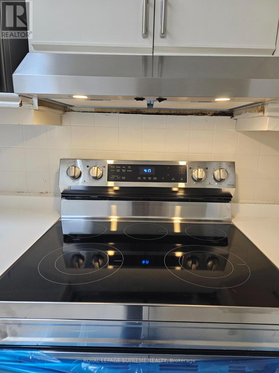 Upper - 806 College Street, Toronto, Ontario  M6E 4R1 - Photo 7 - C12495750