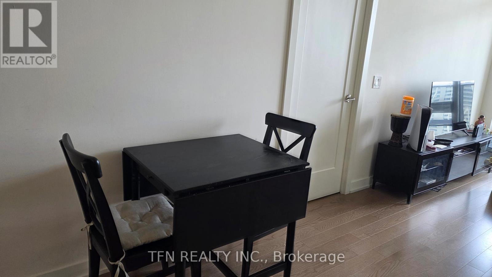 2312 - 330 Richmond Street W, Toronto, Ontario  M5V 0M4 - Photo 3 - C12495822