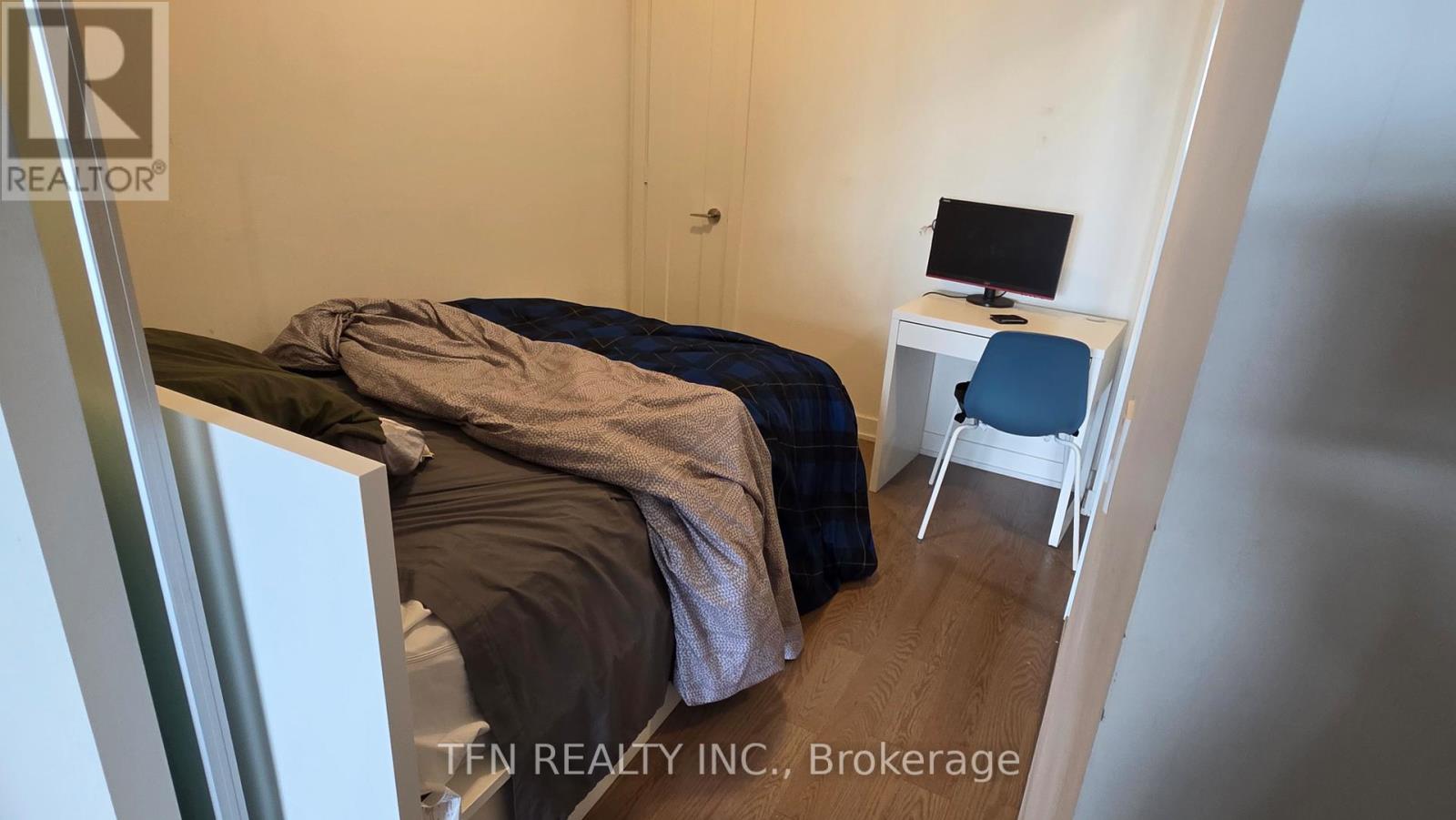 2312 - 330 Richmond Street W, Toronto, Ontario  M5V 0M4 - Photo 4 - C12495822