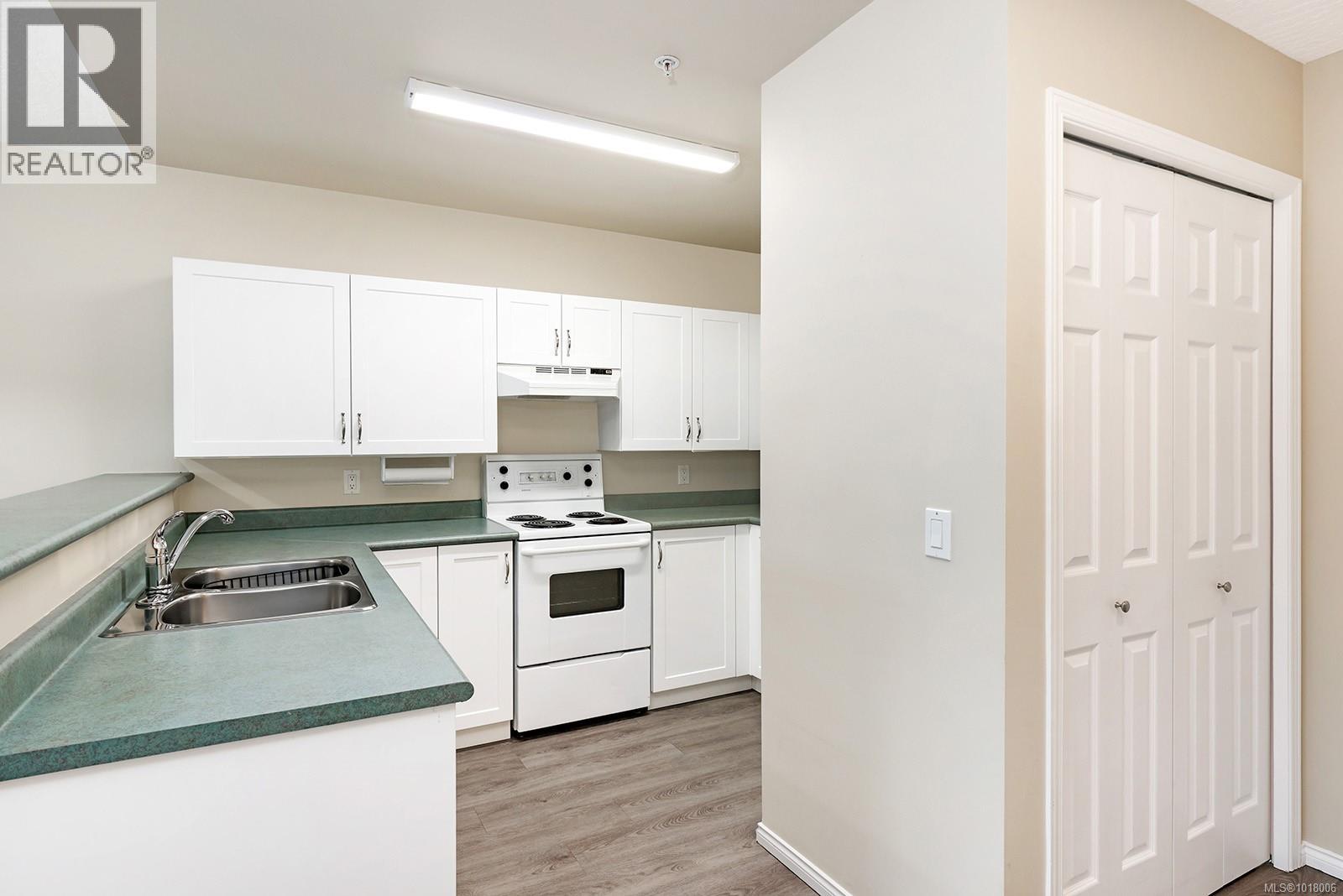 403 1683 Balmoral Ave, Comox, British Columbia V9M 2M9 - Photo 13 - 1018006