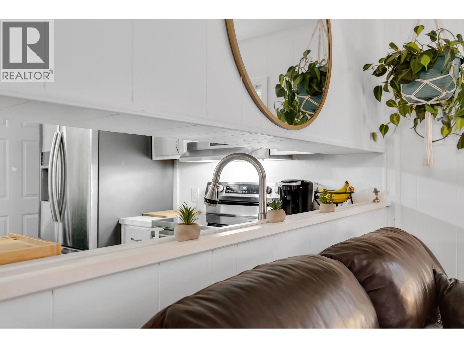 8 39884 Government Road, Squamish, British Columbia  V8B 0B1 - Photo 3 - R3062021