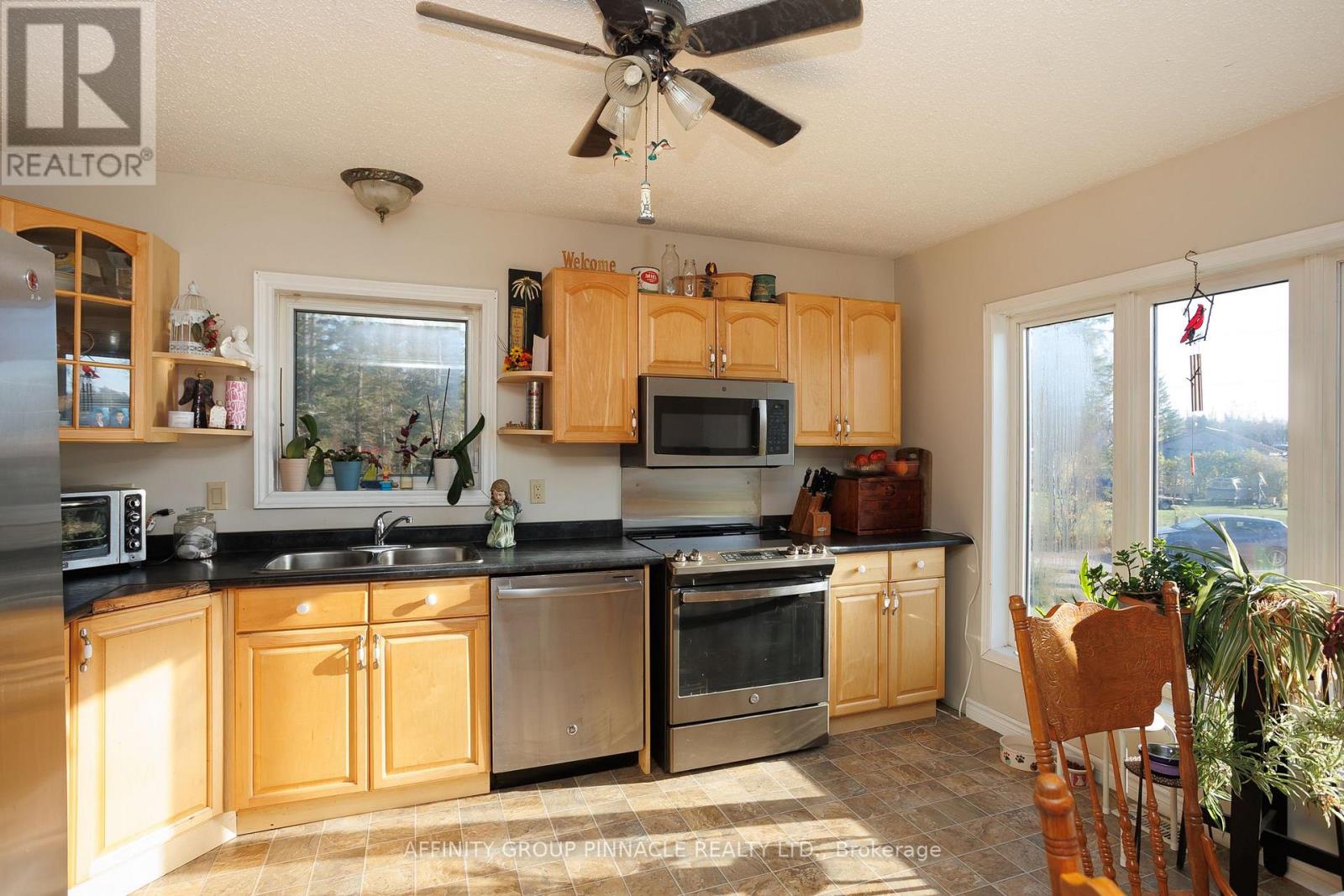 18 Summerside Road, Kawartha Lakes (Coboconk), Ontario  K0M 1K0 - Photo 10 - X12495978