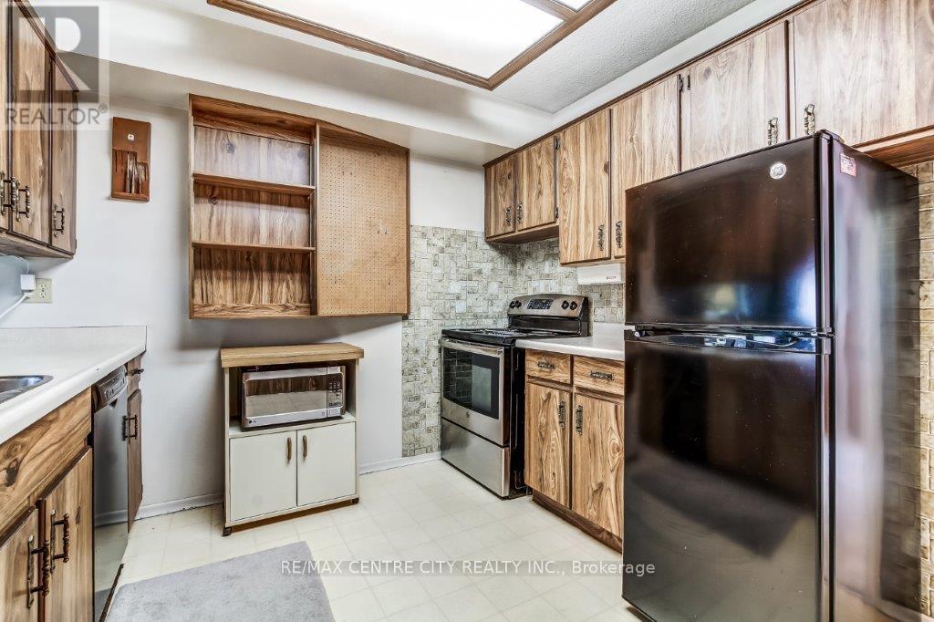 - - 769 Berkshire Drive, London South, Ontario  N6J 3S5 - Photo 4 - X12495842