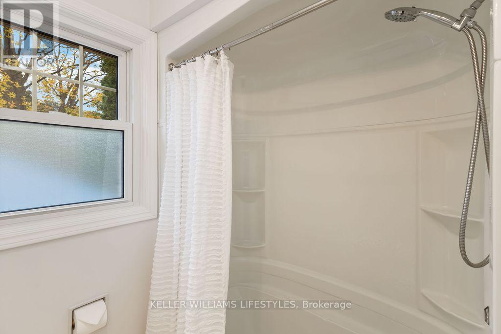 344 Emery St E Street, London South, Ontario  N6C 2E5 - Photo 25 - X12495844