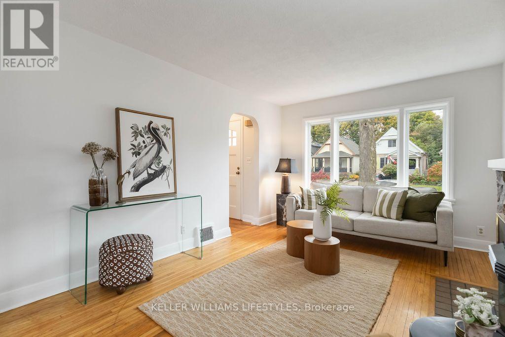 344 Emery St E Street, London South, Ontario  N6C 2E5 - Photo 3 - X12495844