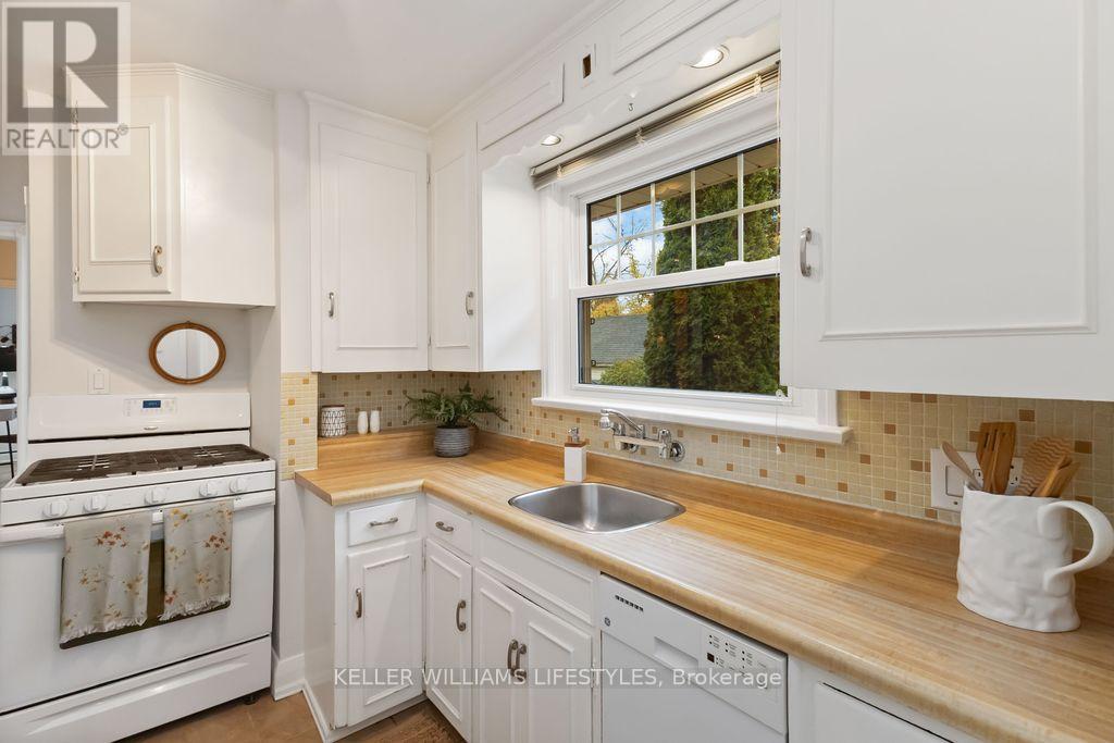 344 Emery St E Street, London South, Ontario  N6C 2E5 - Photo 4 - X12495844