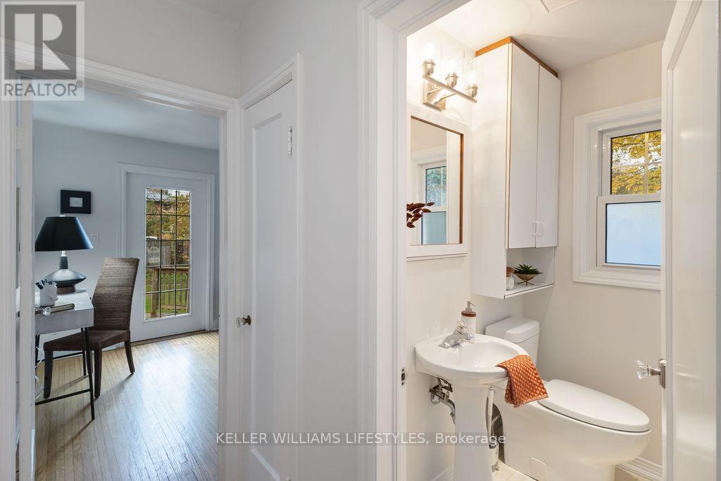 344 Emery St E Street, London South, Ontario  N6C 2E5 - Photo 9 - X12495844