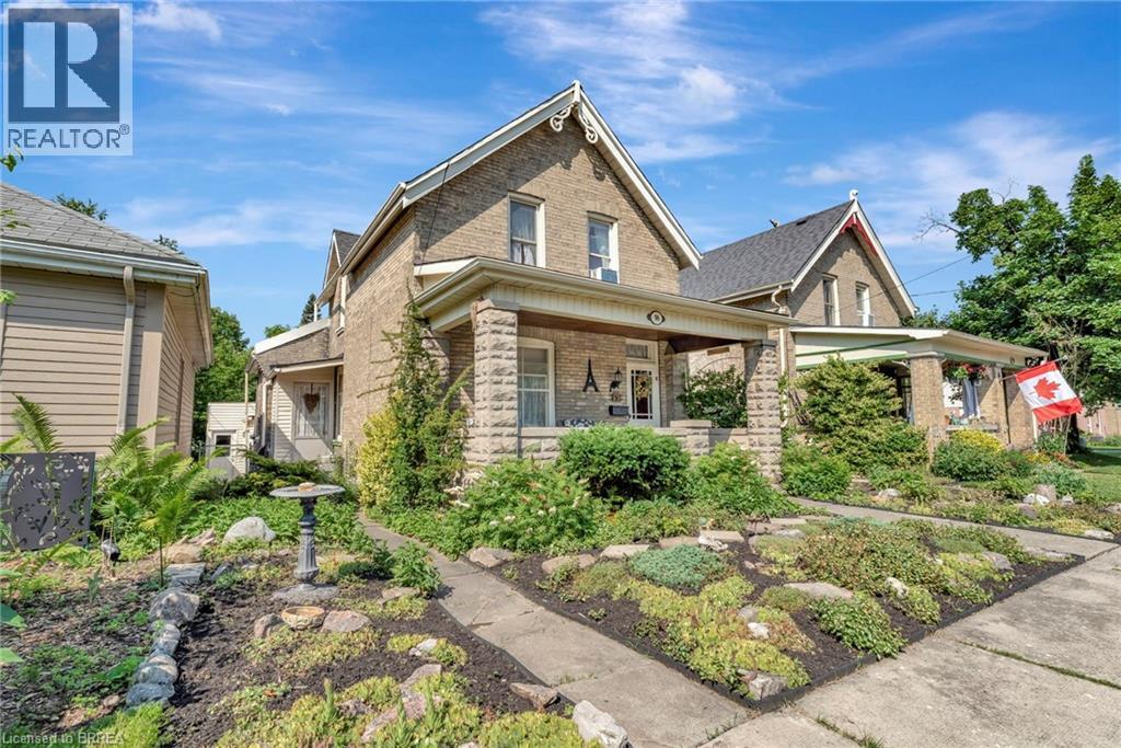 96 WALNUT Street, paris, Ontario