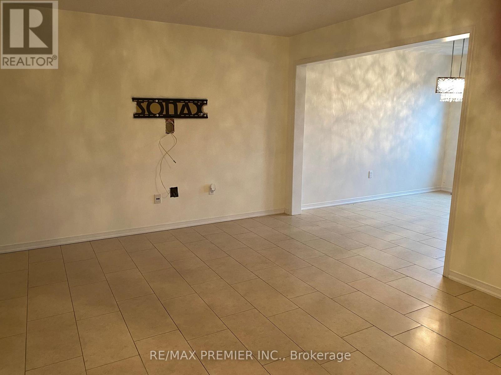 138 Keystar Court, Vaughan, Ontario  L4H 0G8 - Photo 4 - N12495748