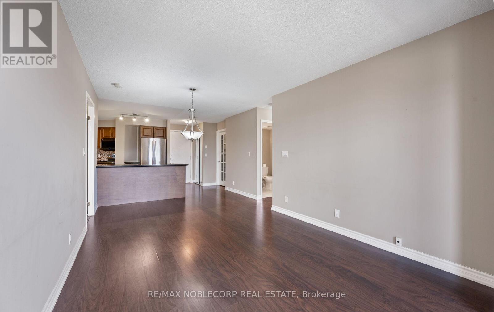 928 - 18 Harding Boulevard, Richmond Hill, Ontario  L4C 0T3 - Photo 8 - N12495752