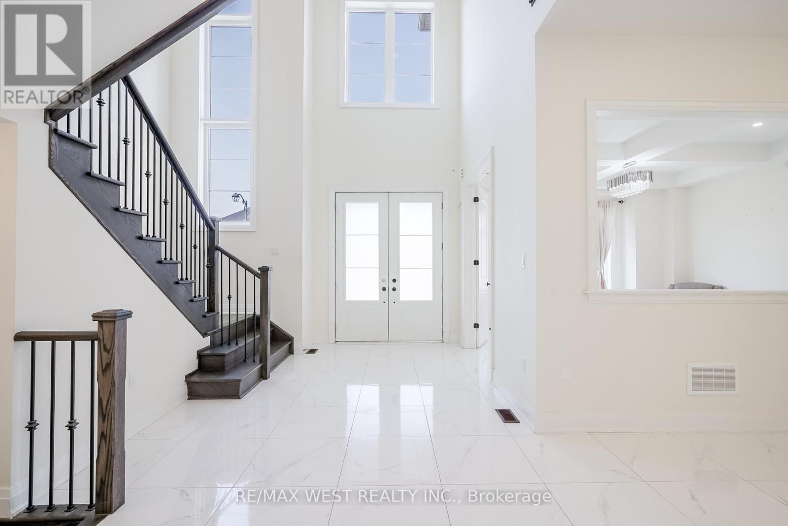 106 Silk Twist Drive, East Gwillimbury, Ontario  L9N 0W4 - Photo 4 - N12495758