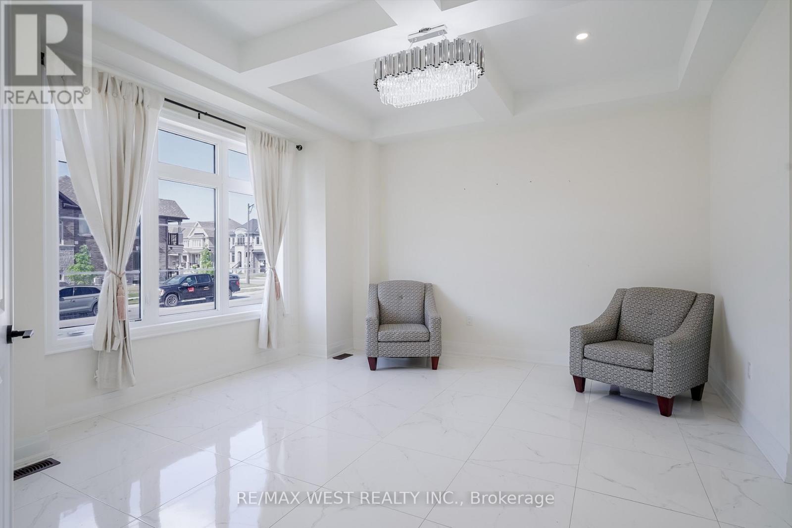 106 Silk Twist Drive, East Gwillimbury, Ontario  L9N 0W4 - Photo 6 - N12495758