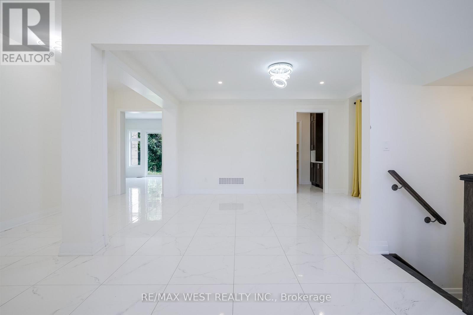 106 Silk Twist Drive, East Gwillimbury, Ontario  L9N 0W4 - Photo 9 - N12495758