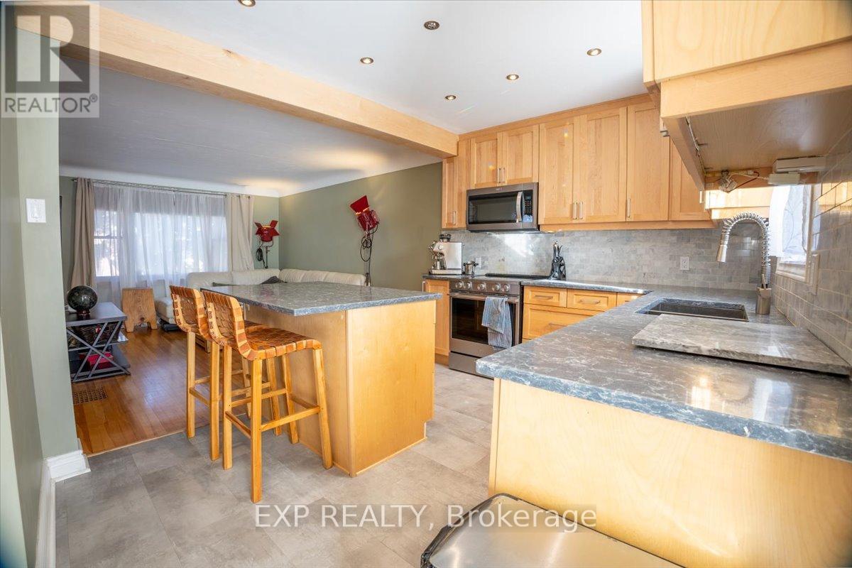 320 Joffre-Belanger Way, Ottawa, Ontario  K1L 5K4 - Photo 11 - X12495858