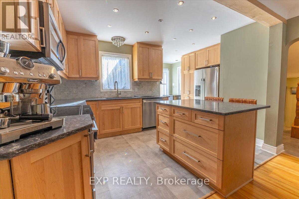 320 Joffre-Belanger Way, Ottawa, Ontario  K1L 5K4 - Photo 13 - X12495858