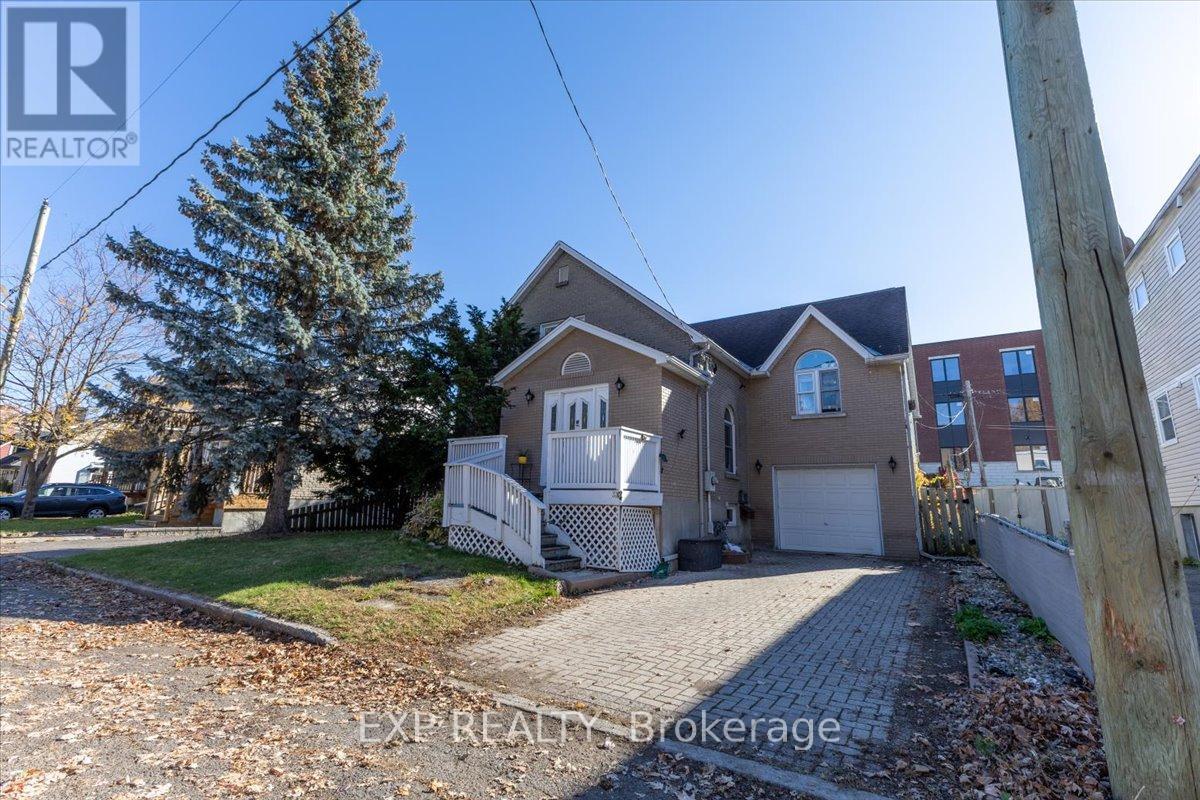 320 Joffre-Belanger Way, Ottawa, Ontario  K1L 5K4 - Photo 3 - X12495858