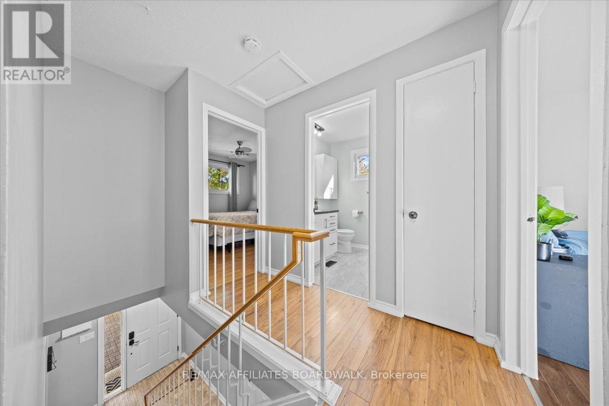 42 Haywood Crescent, Ottawa, Ontario  K2L 2J2 - Photo 22 - X12495870