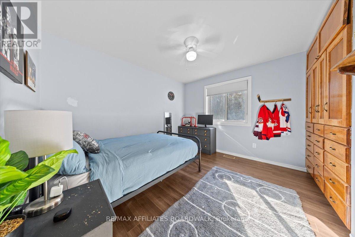 42 Haywood Crescent, Ottawa, Ontario  K2L 2J2 - Photo 28 - X12495870