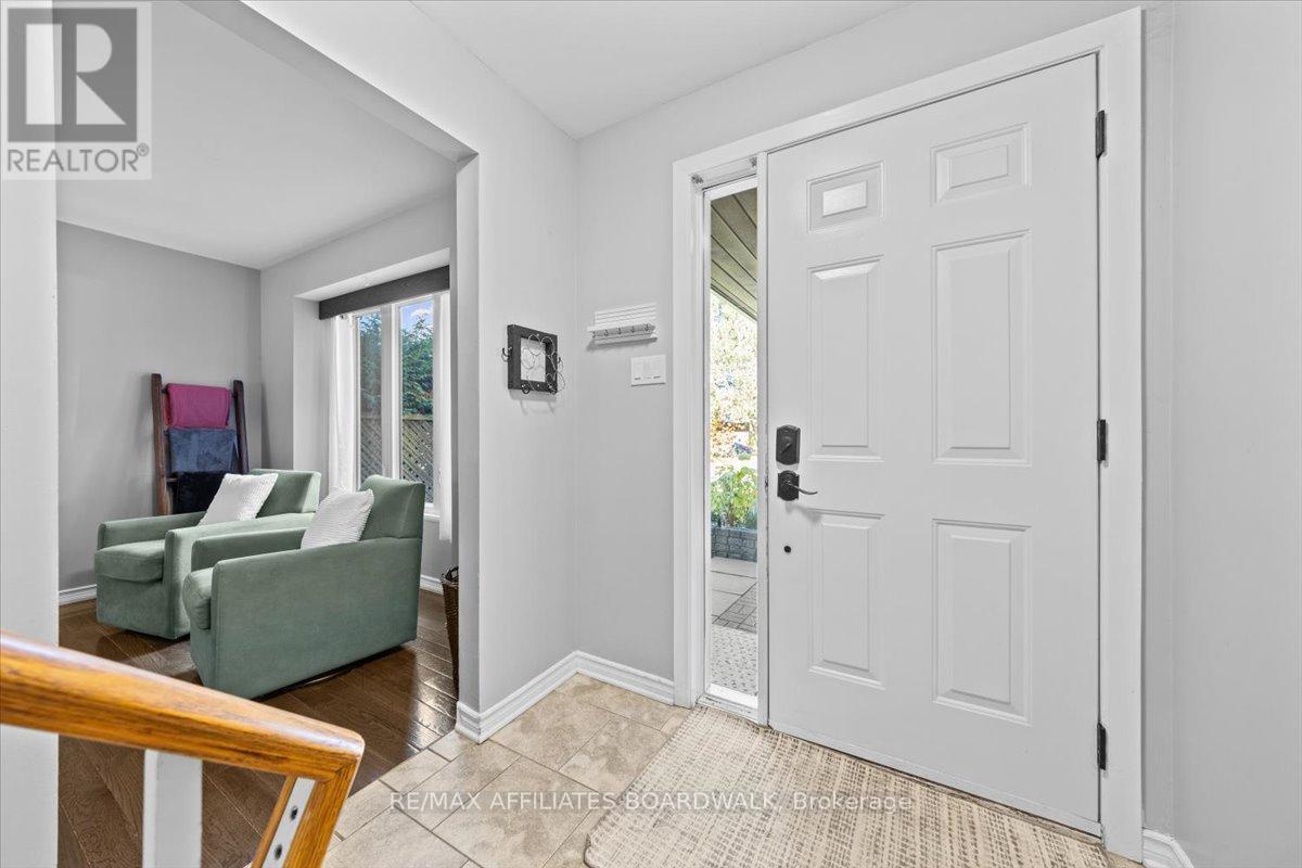 42 Haywood Crescent, Ottawa, Ontario  K2L 2J2 - Photo 3 - X12495870