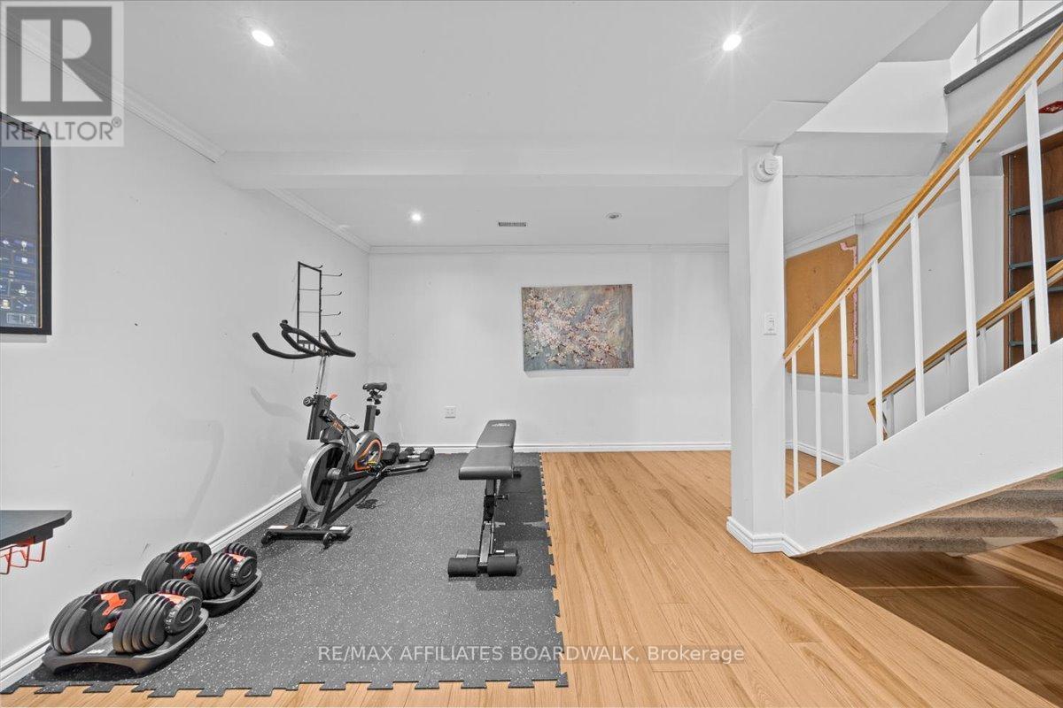 42 Haywood Crescent, Ottawa, Ontario  K2L 2J2 - Photo 33 - X12495870