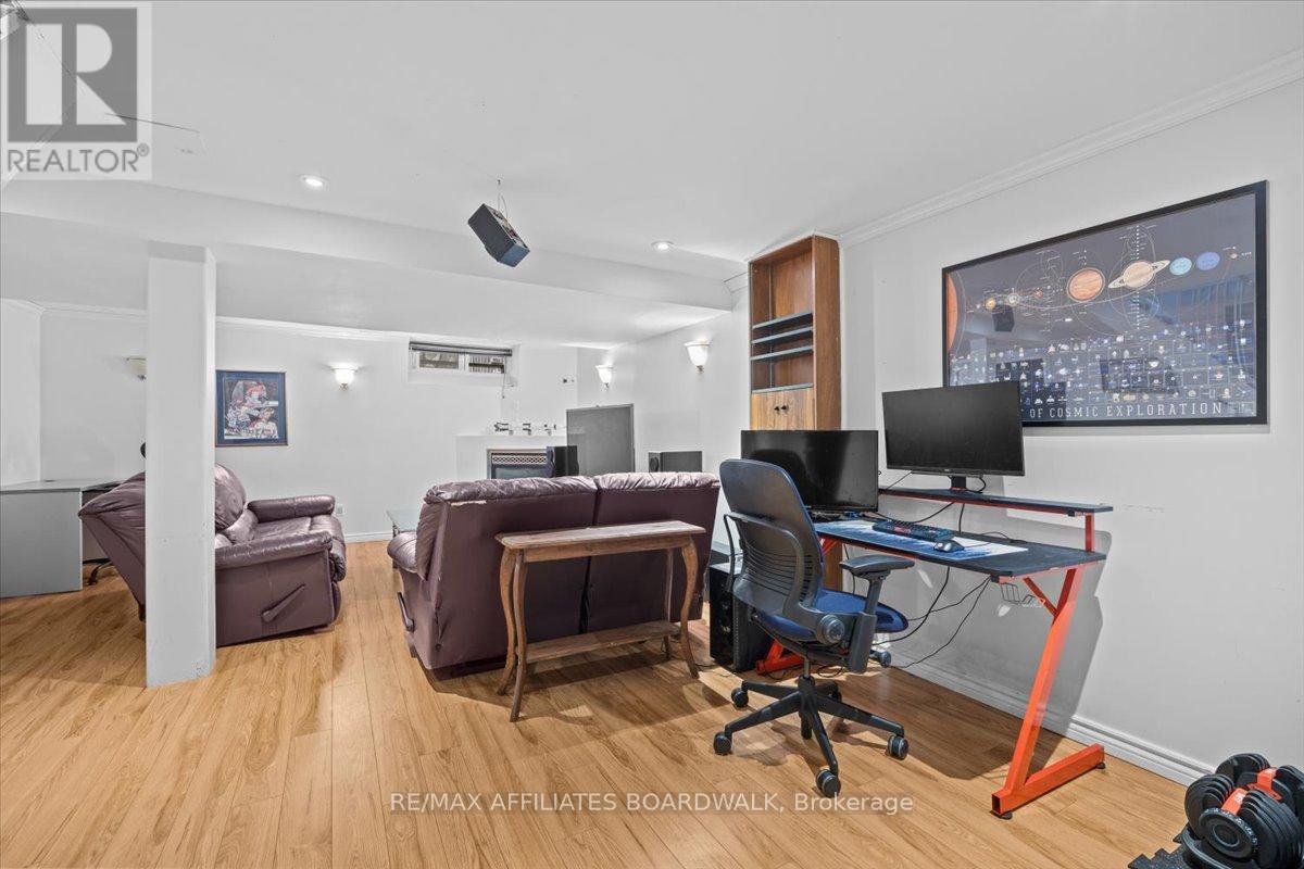 42 Haywood Crescent, Ottawa, Ontario  K2L 2J2 - Photo 34 - X12495870