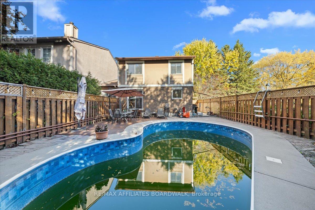 42 Haywood Crescent, Ottawa, Ontario  K2L 2J2 - Photo 39 - X12495870