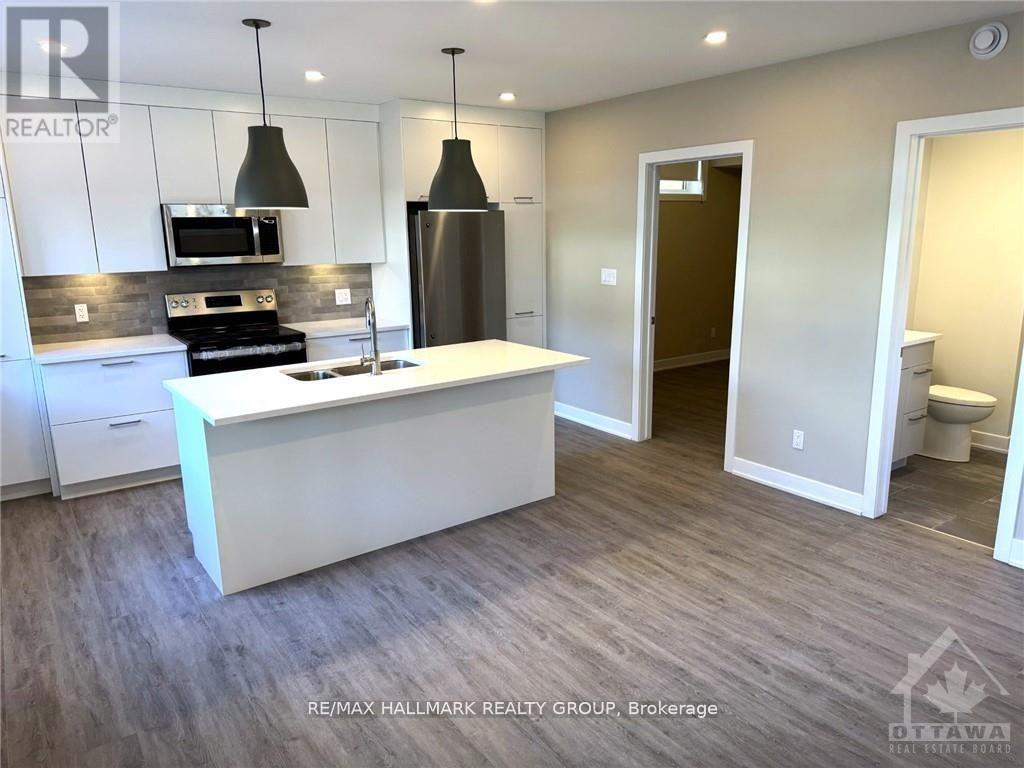 B - 316 Mona Avenue, Ottawa, Ontario  K1L 7A2 - Photo 6 - X12495890